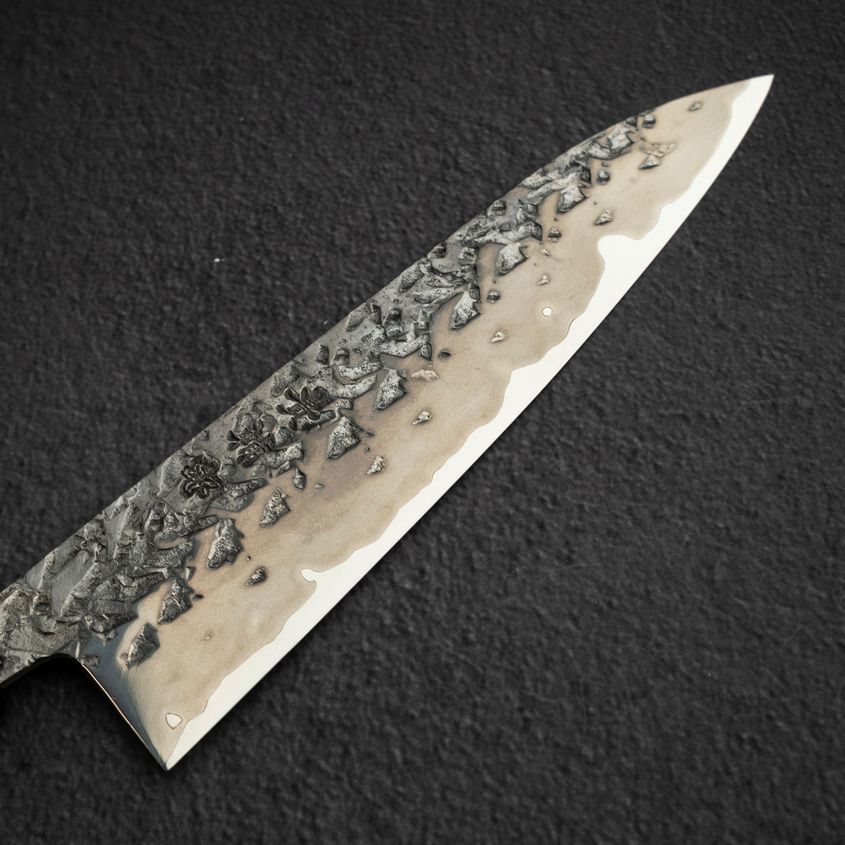 間中刃物鍛錬所 x Xinguo ATS34 牛刀 槌目鏡面霞仕上げ 210mm 鞘付き
