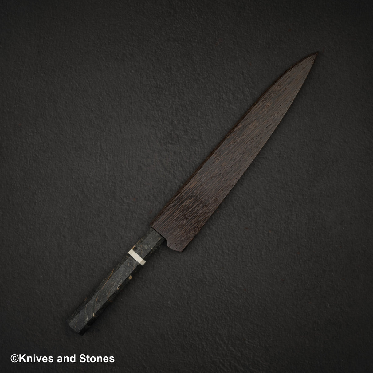 初心 x 二唐刃物鍛造所 悦び SLD鋼 カッパーダマスカス 筋引 240mm バーチハンドル