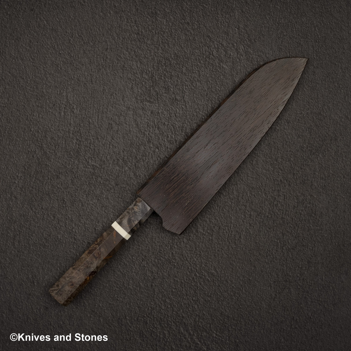 初心 x 二唐刃物鍛造所 悦び SLD鋼 銅 槌目 ダマスカス 三徳 180mm 鞘付き