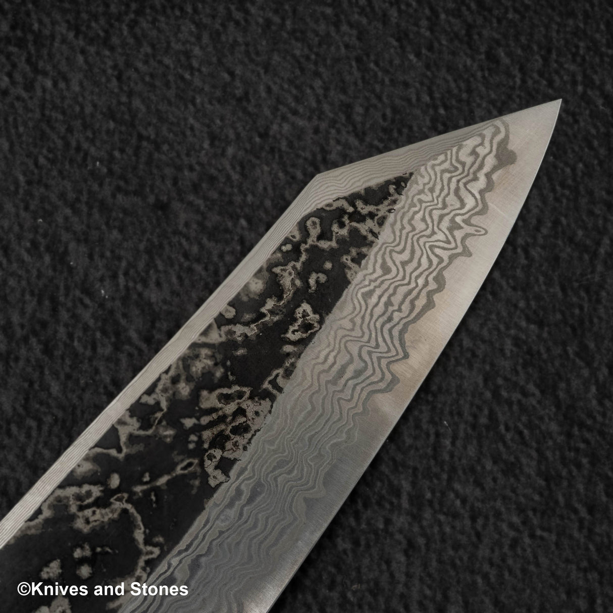 初心 x 二唐刃物鍛造所 悦びスペシャル SLD鋼 黒打ち ダマスカス 切付牛刀 210mm バーチハンドル