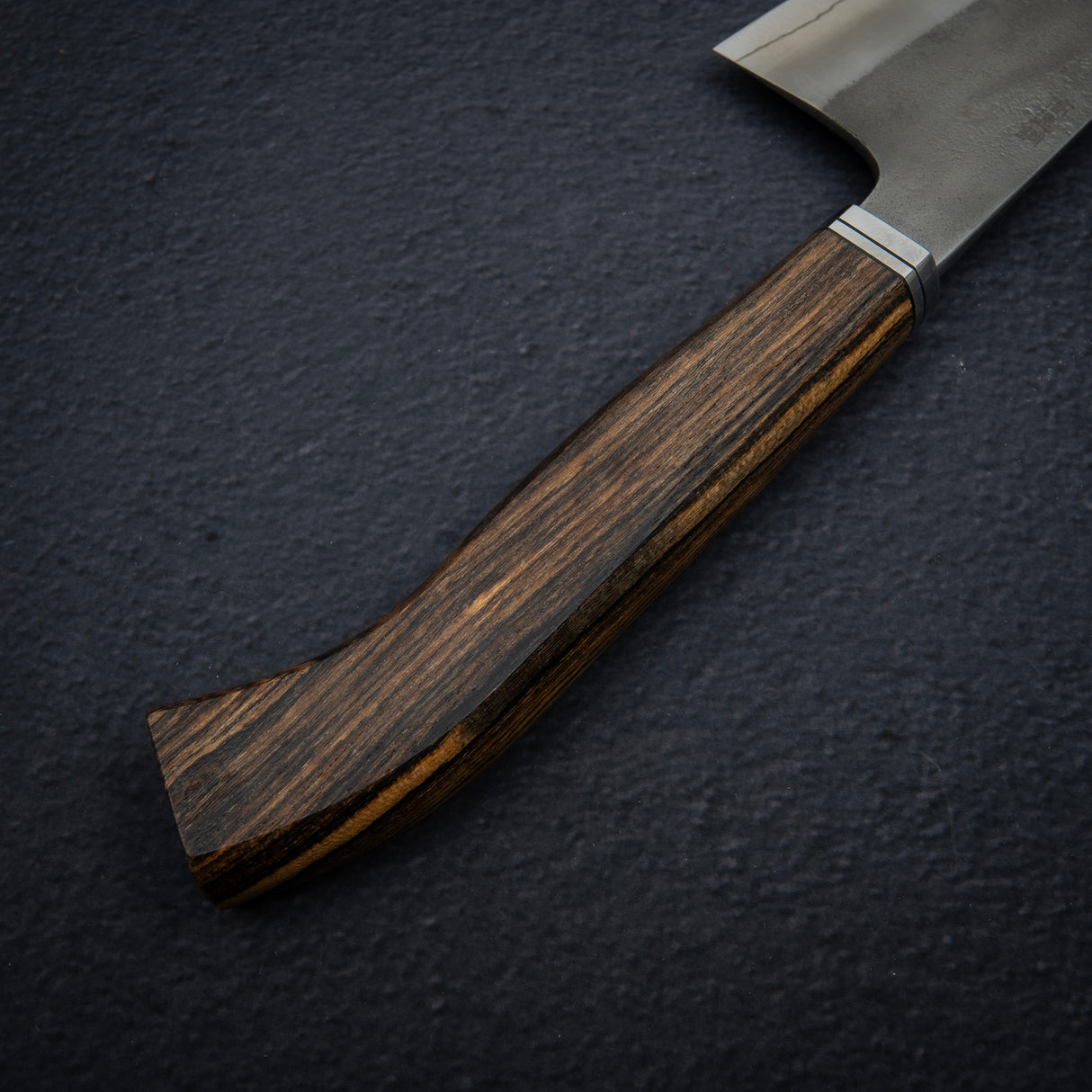 初心 x 吉金刃物 SKD合金工具鋼 梨地 牛刀 210mm 高身 ボコテハンドル