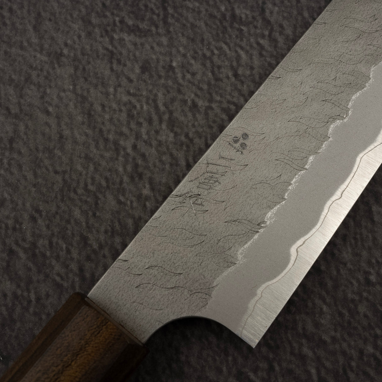 二唐刃物鍛造所 青紙スーパー マット磨き 槌目 筋引 240mm