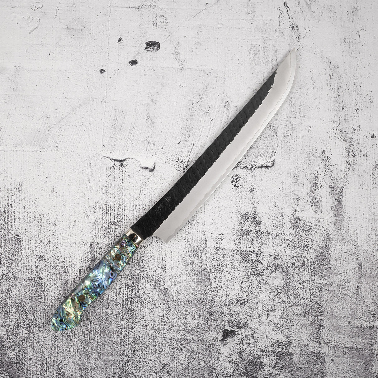 二唐刃物鍛造所 スーパーゴールド2 先丸筋引 270mm 黒打ち 槌目 白蝶貝ハンドル
