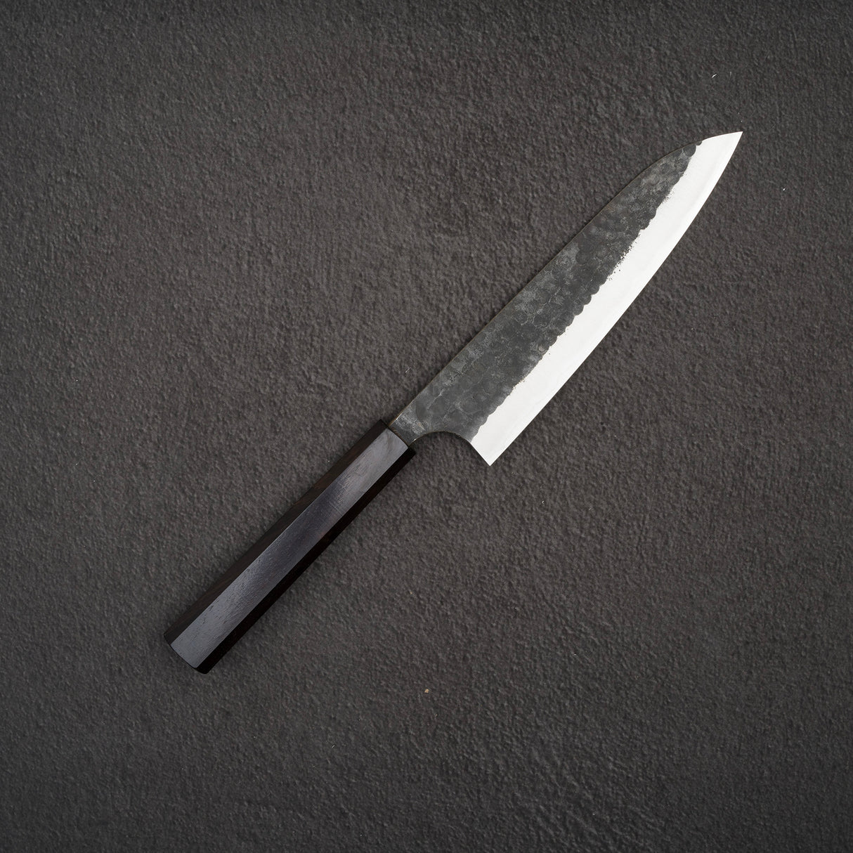 安立打刃物 青紙スーパー 槌目 黒打ち 牛刀 180mm