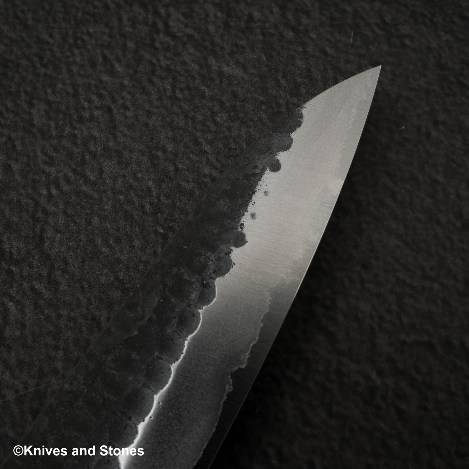 安立打刃物 青紙スーパー 槌目 黒打ち ペティナイフ 150mm