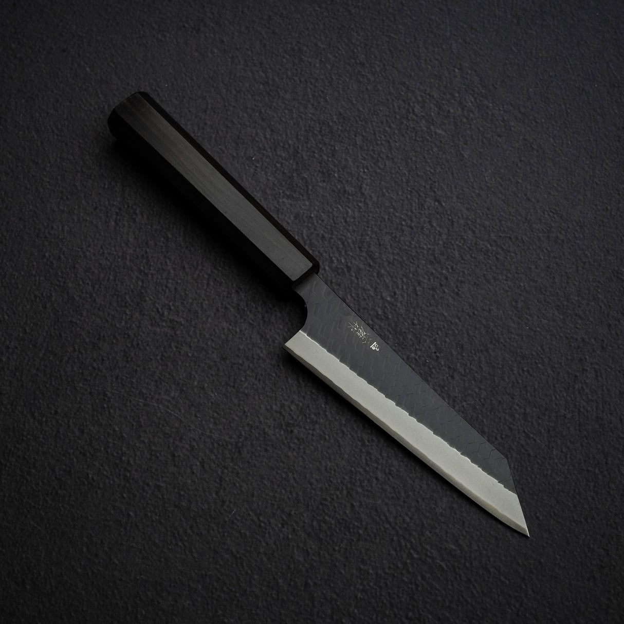 二唐刃物鍛造所 スーパーゴールド2 黒打ち 両刃 槌目 骨スキ 150mm エボニー