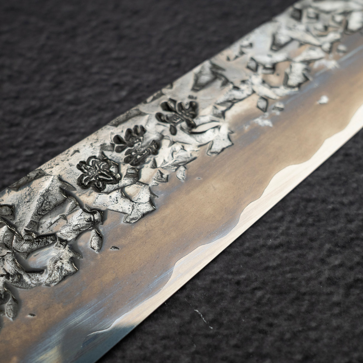 間中刃物鍛錬所 x Xinguo ATS34 筋引 槌目鏡面霞仕上げ 240mm 鞘付き