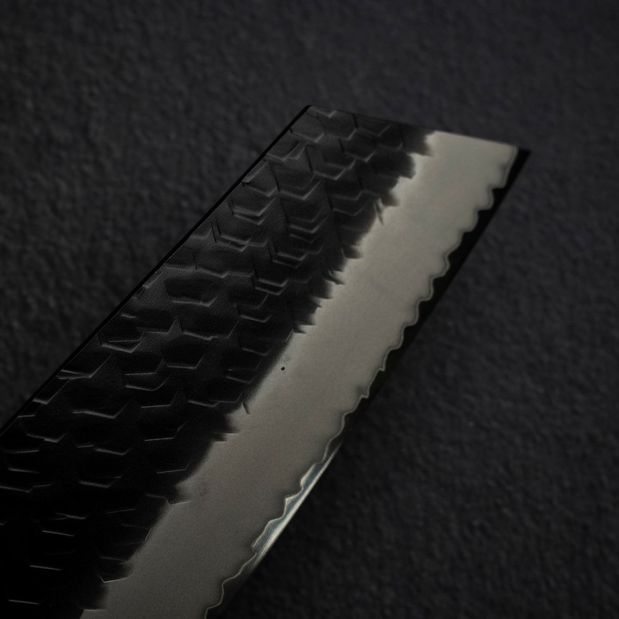 二唐刃物鍛造所 スーパーゴールド2 黒打ち 槌目 切付菜切 170mm エボニー