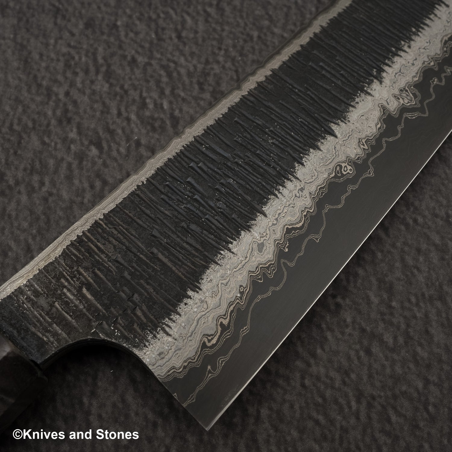 初心 頂 青二鋼・白二鋼 二層芯材 ダマスカス 槌目 切付牛刀 240mm