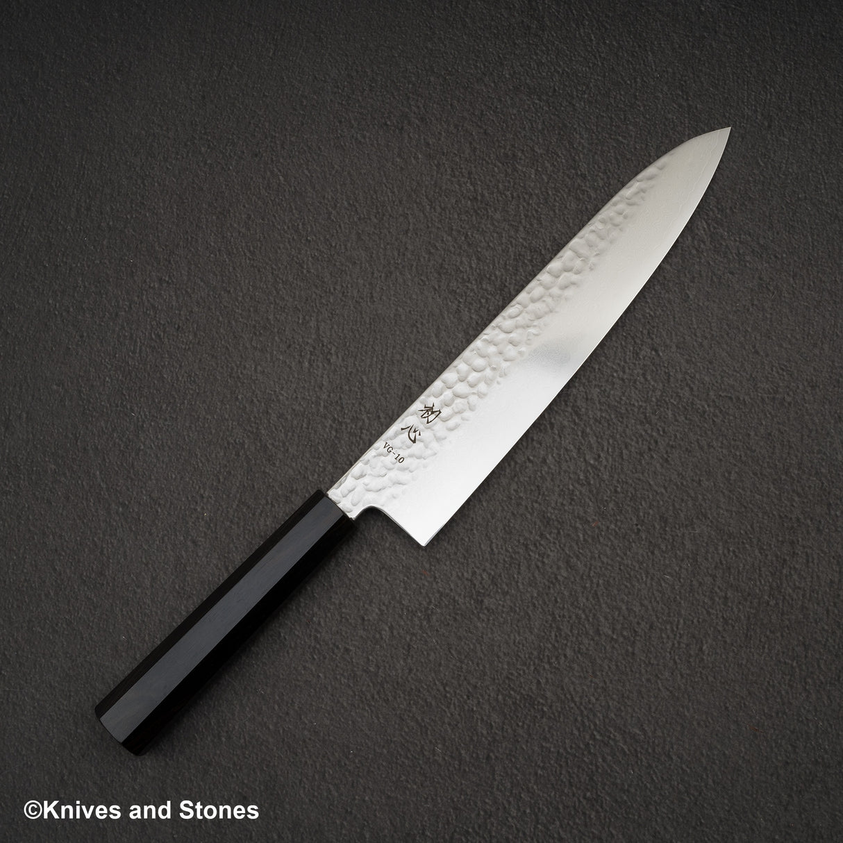 初心 隼 V金10号 ダマスカス 槌目 牛刀 240mm エボニーハンドル