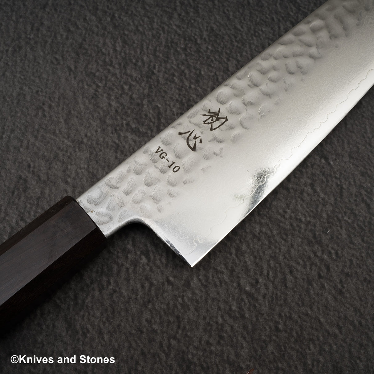 初心 隼 V金10号 ダマスカス 槌目 三徳 180mm エボニーハンドル