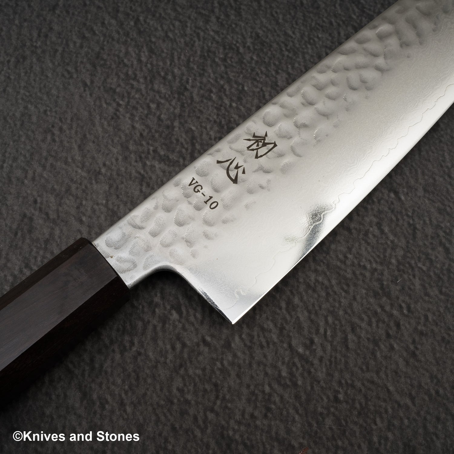 初心 隼 V金10号 ダマスカス 槌目 三徳 180mm エボニーハンドル
