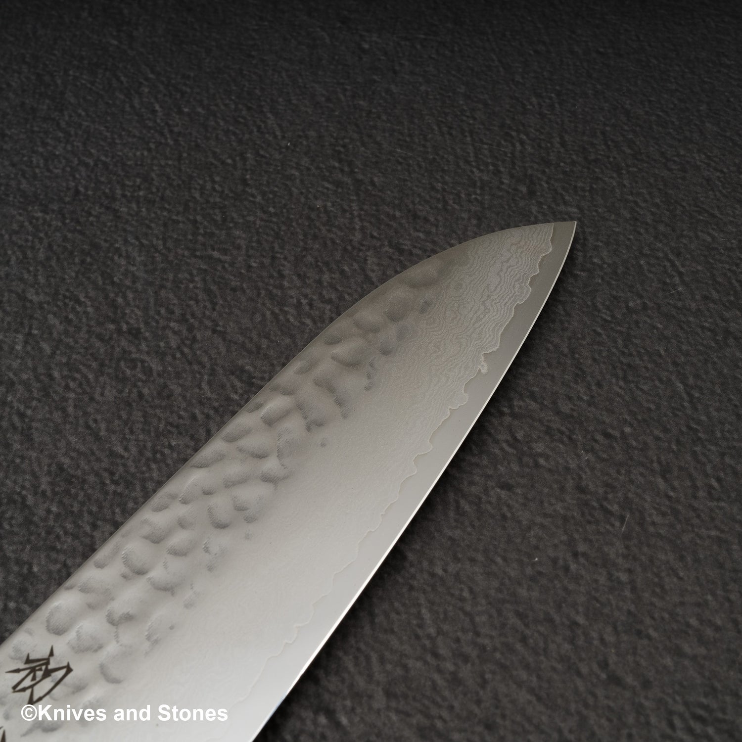 初心 隼 V金10号 ダマスカス 槌目 三徳 180mm エボニーハンドル