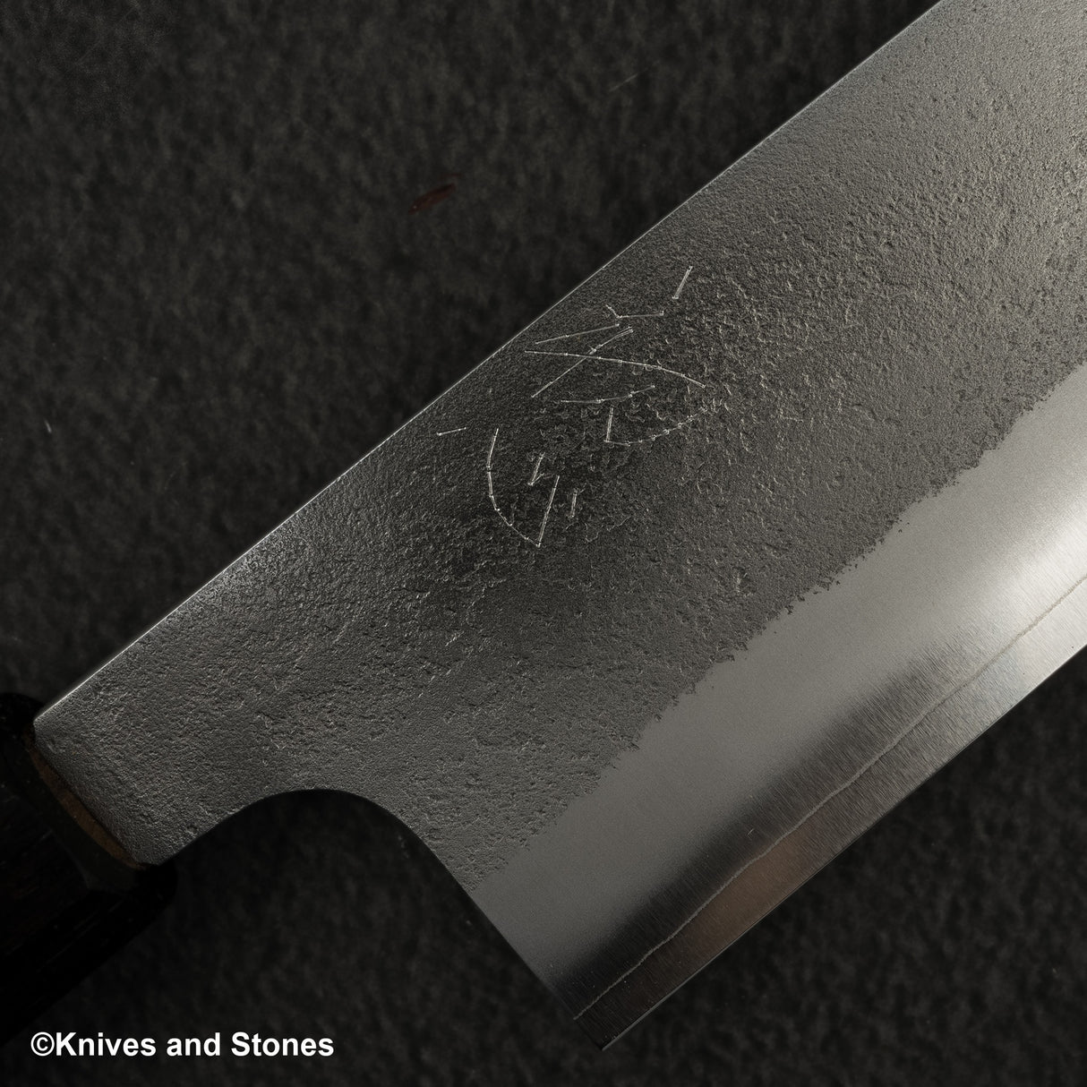 初心 x 吉金刃物 SKD合金工具鋼 梨地 切付牛刀 240mm エボニーハンドル
