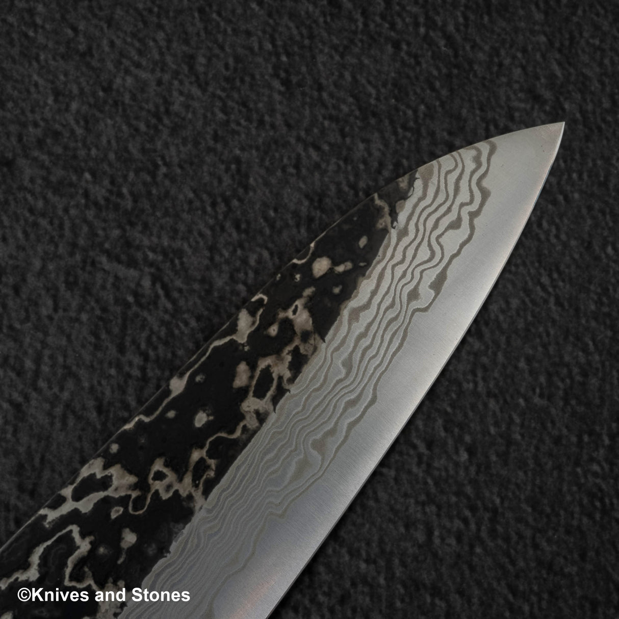 初心 x 二唐刃物鍛造所 悦びスペシャル SLD鋼 黒打ち ダマスカス 牛刀 210mm バーチハンドル