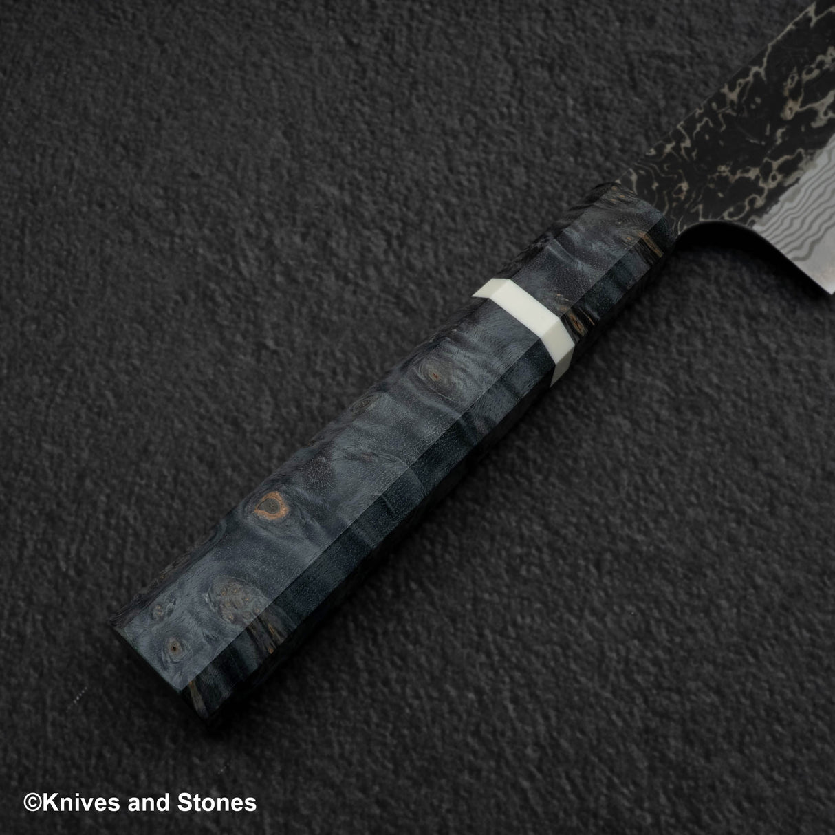 初心 x 二唐刃物鍛造所 悦びスペシャル SLD鋼 黒打ち ダマスカス 牛刀 210mm バーチハンドル