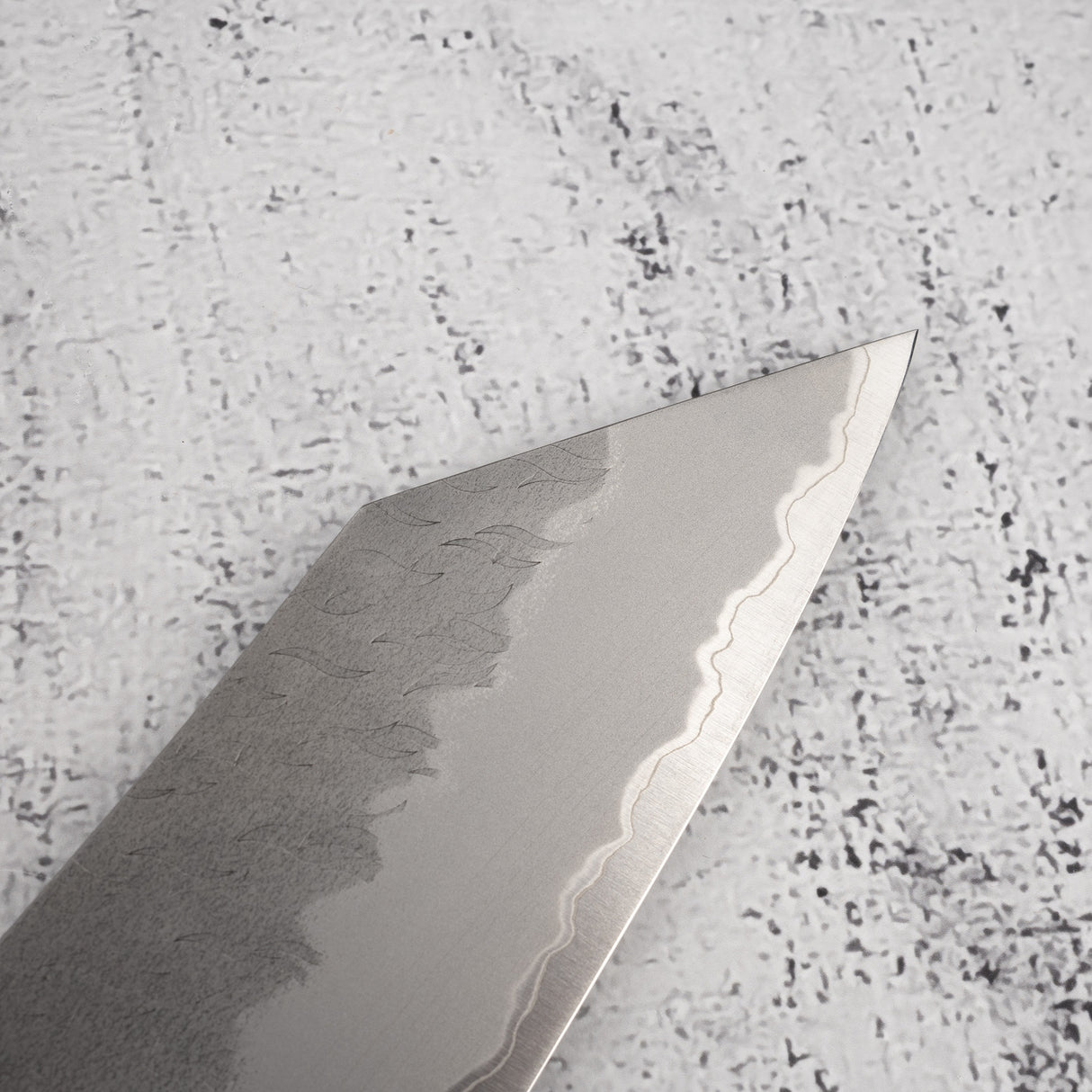 二唐刃物鍛造所 青紙スーパー 切付牛刀 240mm 黒打ち 槌目 チャカテ