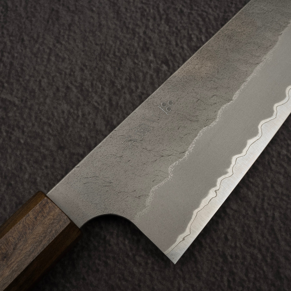 二唐刃物鍛造所 青紙スーパー 槌目 三徳 180mm