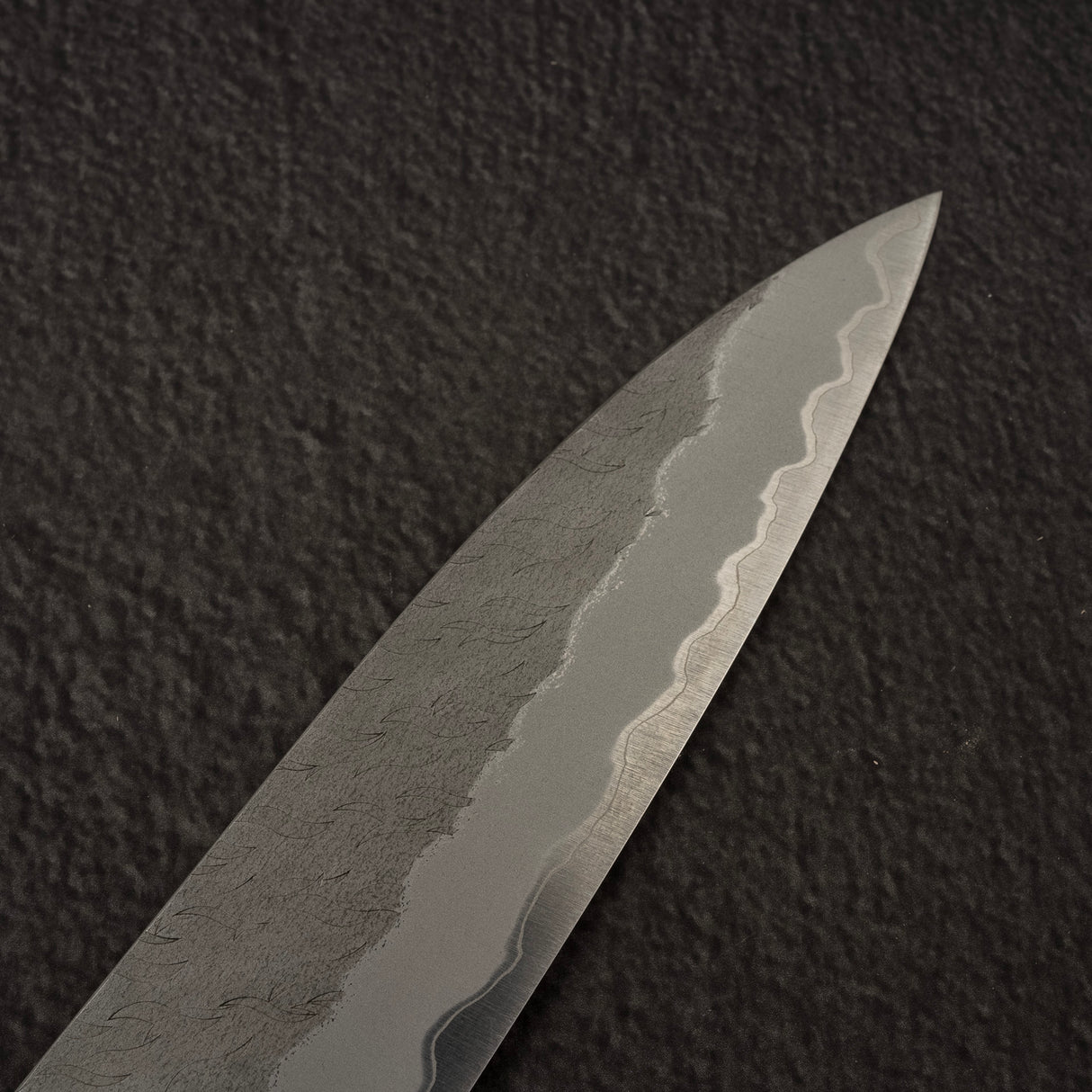 二唐刃物鍛造所 青紙スーパー マット磨き 槌目 筋引 240mm