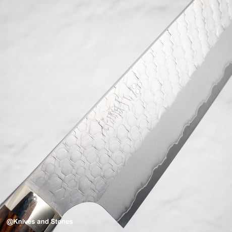 二唐刃物鍛造所 SG2 槌目マット磨き 牛刀 240mm 鞘付き