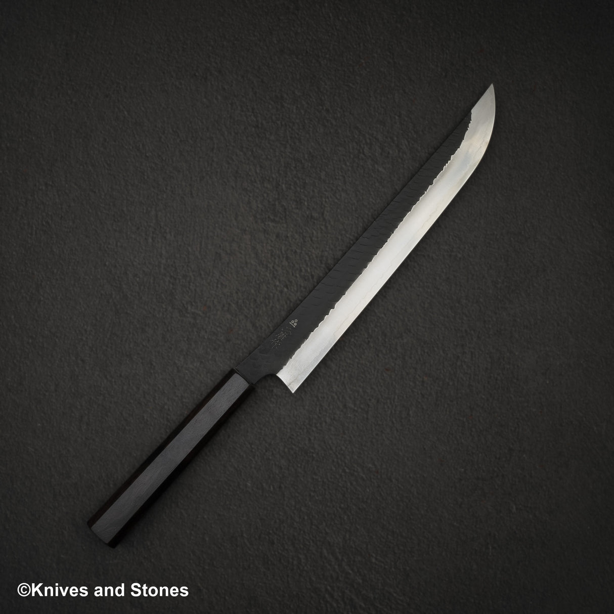 二唐刃物鍛造所 SG2 黒打ち 槌目 先丸筋引 270mm