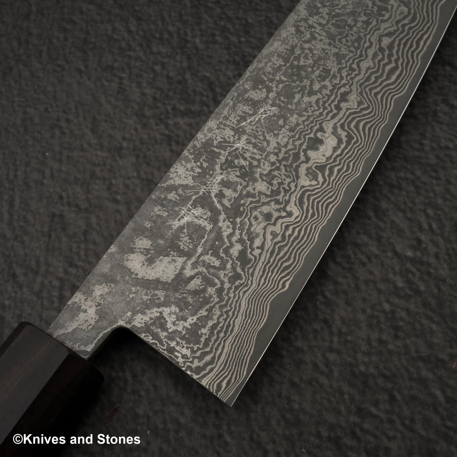加茂藤刃物 黒雲 SG2 ブラックダマスカス 三徳 170mm エボニーハンドル